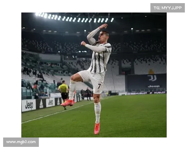 C罗双响救主 十人尤文2-2罗马